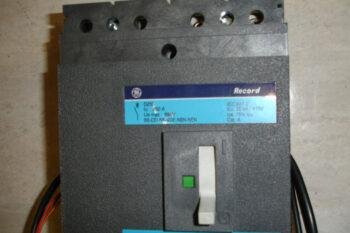 General Electric D250 Circuit Breaker - Image 3